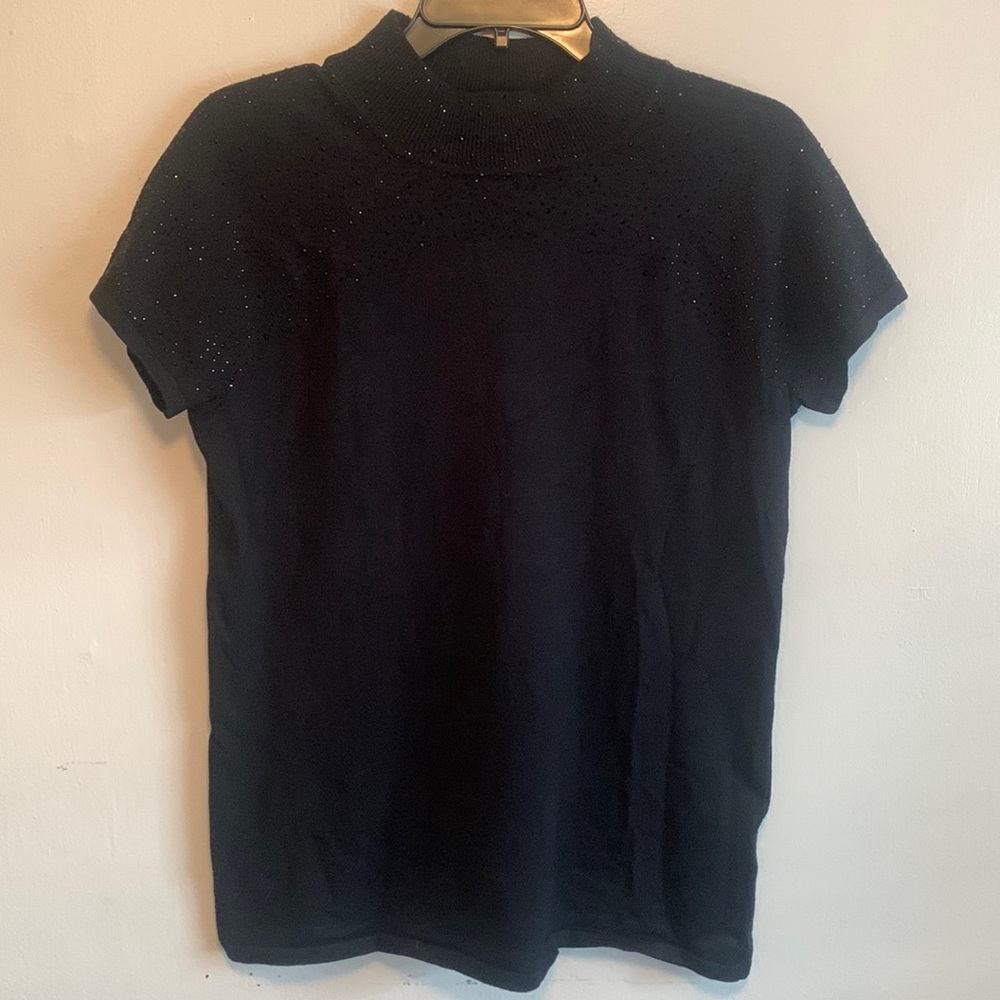 Black cable and gauge short sleeve shirt MED